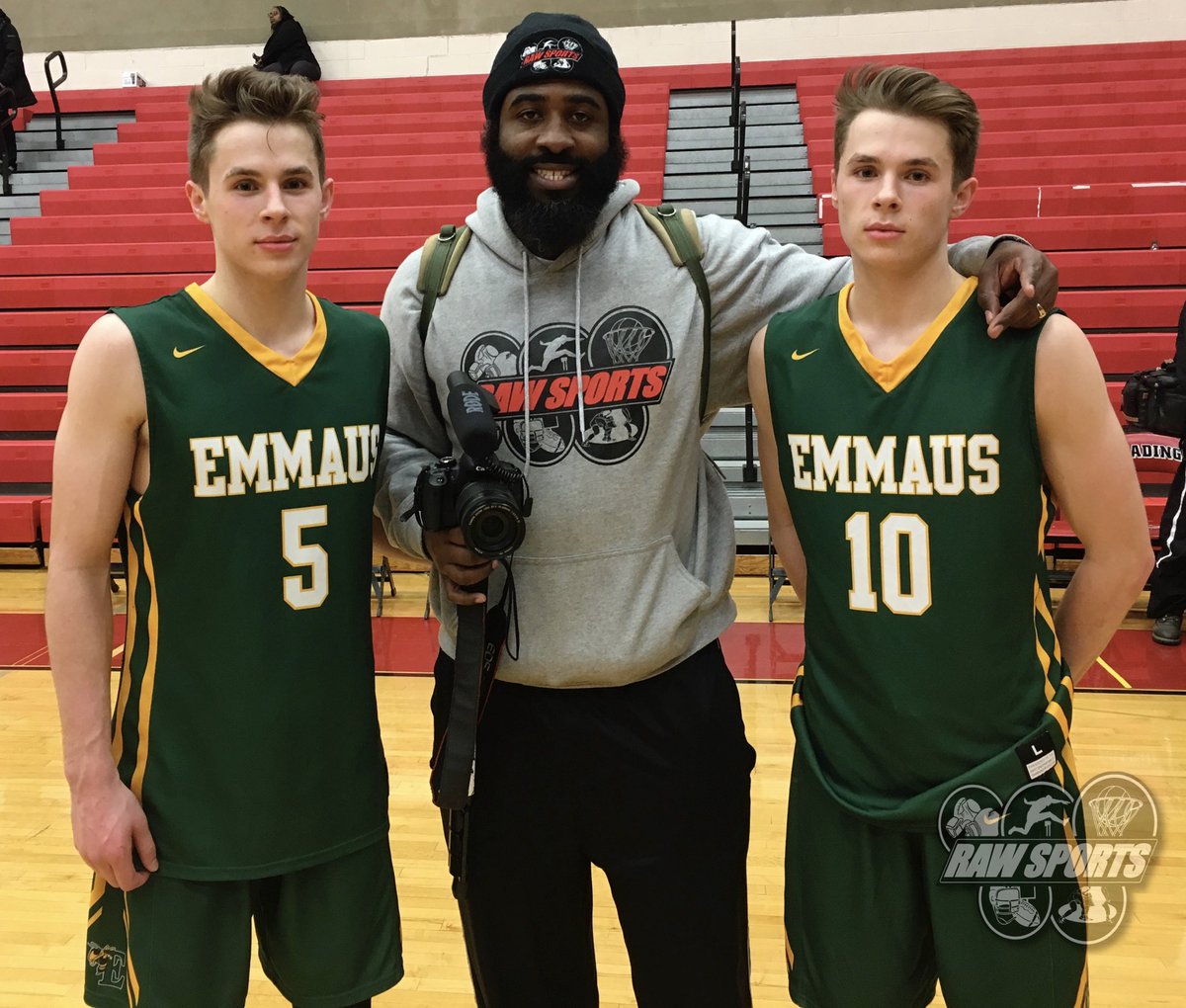 BigStarRawSport's tweet image. Back in 2016 I would have taken these 2 against anybody in the state. #NotUpForDebate 🙅🏾‍♂️ ASK YOUR FAVORITE PLAYERS ABOUT THEM!! #KachelriesTwins #Emmaus #HoopLegends #Twins #Brothers #RawSports #SteveNash #JasonWilliams @KachCoach @KachelriesDavid