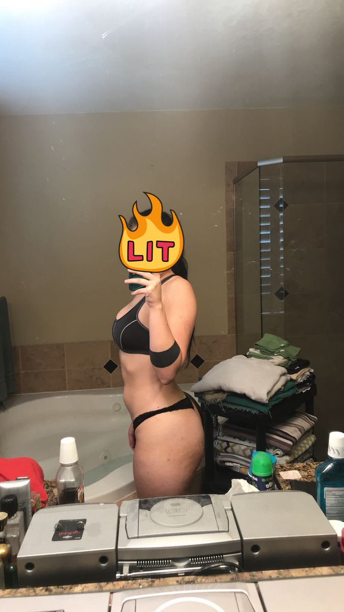 11kayry's tweet photo. These pictures are exactly a year apart. 

Down from 160 to 130!! 

Not the best companion pictures but I’m so fucking proud of myself 🥰💪🏻 https://t.co/Tf3mvKI6QL