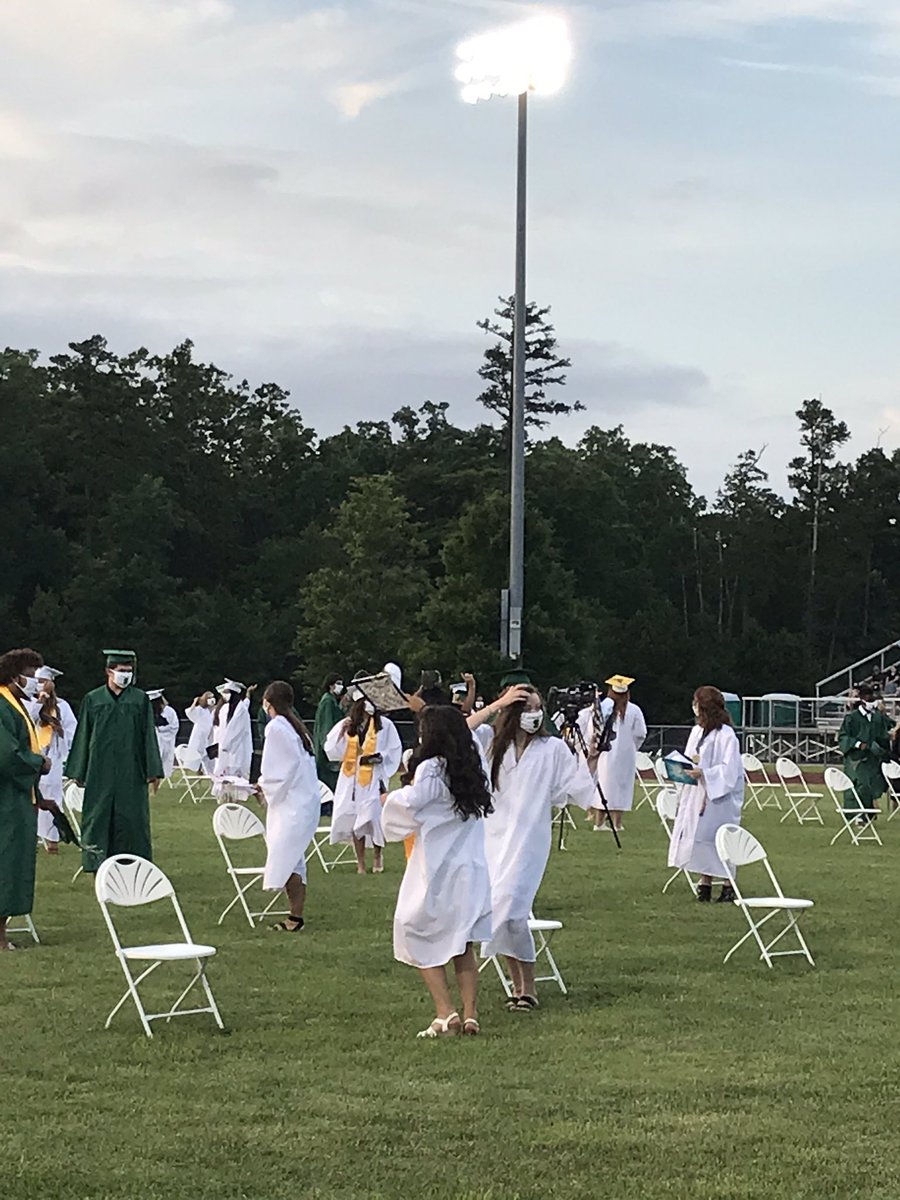 SenecaFamily's tweet photo. Congratulations #SenecaFamily  #Classof2020 graduates of the first ceremony! @seneca_2020 https://t.co/Rgt19ztWeC
