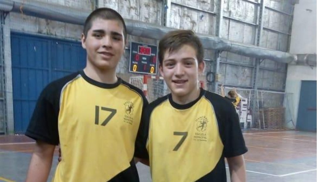 ACHLS1's tweet photo. #misamigosdelhandball https://t.co/g5wLA5w8cm