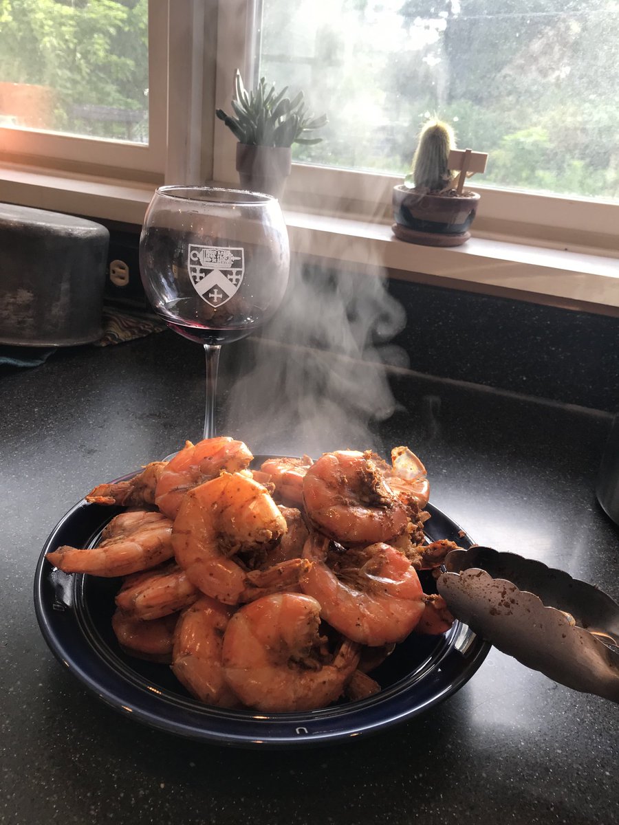 patis63's tweet photo. Peel and eat, with a nice Zin. Mmm https://t.co/XkwQyi0kKS