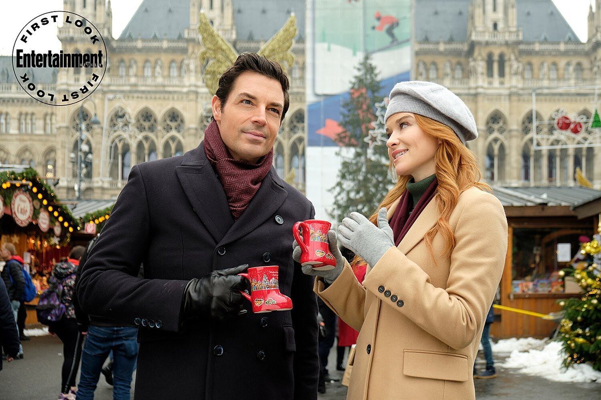 BehindHallmark's tweet image. First look at #ChristmasInVienna from @etnow 😍
@brennan_elliott @sarahdrew #BehindTheHallmark #Hallmarkies #CountdownToChristmas