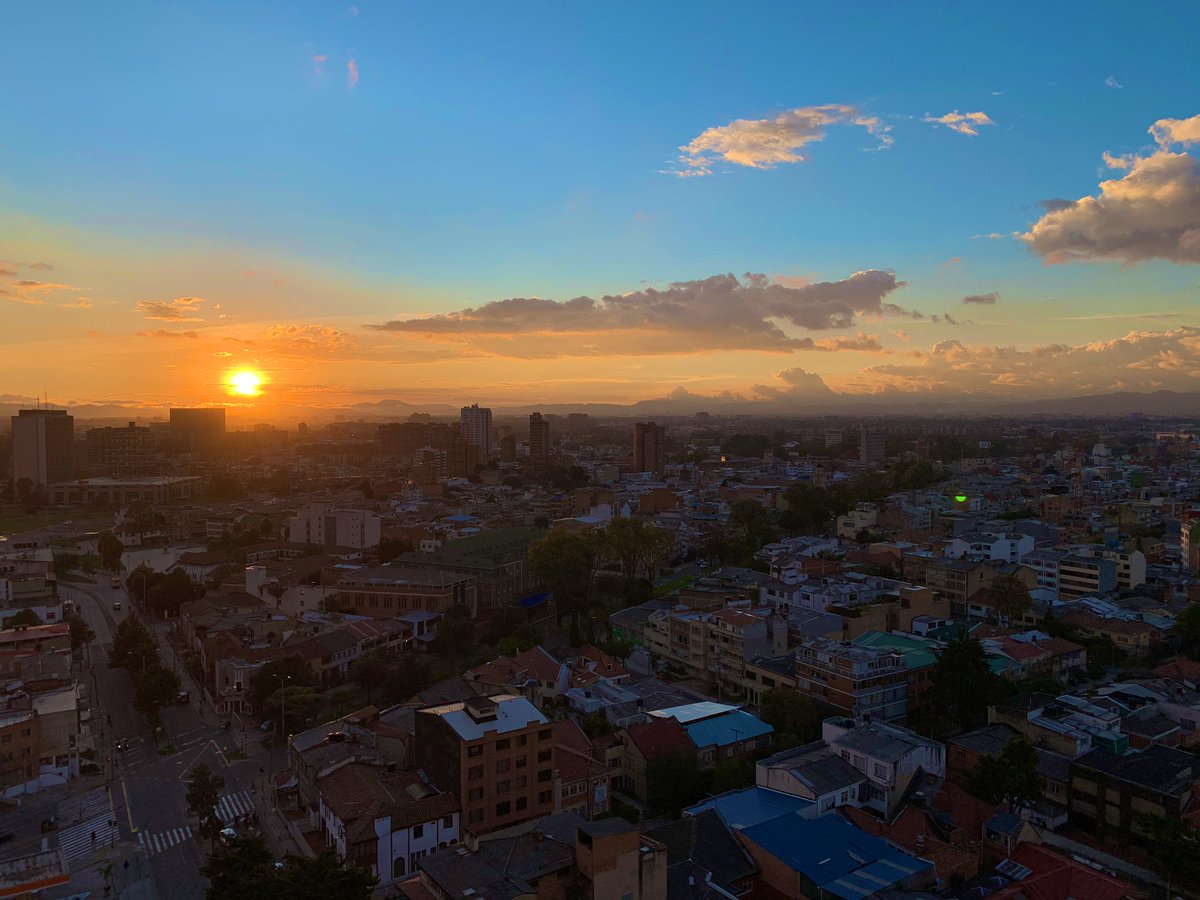 camiloramirez1's tweet photo. Siempre amaré los atardeceres de Bogotá... https://t.co/hPoLDICSpD