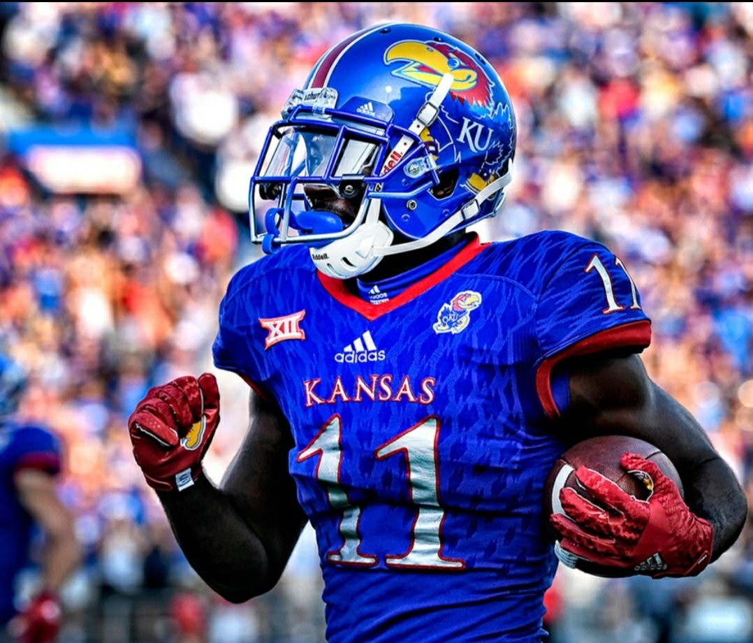 DeAndreGColeman's tweet photo. Blessed To Receive An Offer from The University of Kansas!🔵🔴 @ChadSimmons_ @RivalsJohnson @GasCrew7v7  @clintbrew247 @bartonsimmons @hytfootball @gregpatterson51 @CoachECarroll https://t.co/2TuZsjwY3l