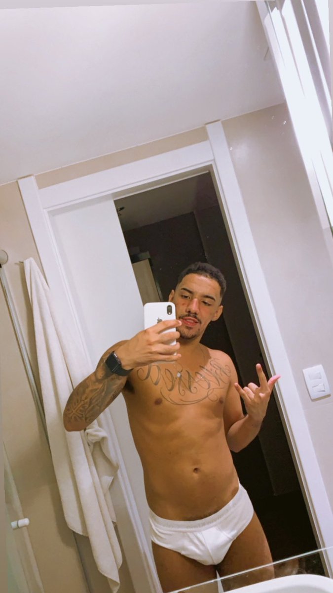 Desativiadu's tweet photo. Aperta o gatilho, vai 🔫🚬 https://t.co/fBmfHZIsVq