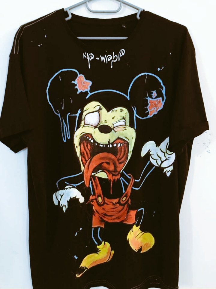 Maucio_Cunha's tweet photo. ▶O Poder💪🏾do Pincel🖌️e a Tinta🎨 no Tecido👕_

#arte&amp;moda 😍✌🏽_ 
#emekiawaba 2⃣0⃣2⃣0⃣
#encomendas ☎️+244 934 110 609☎️ https://t.co/HDelTUMXzO