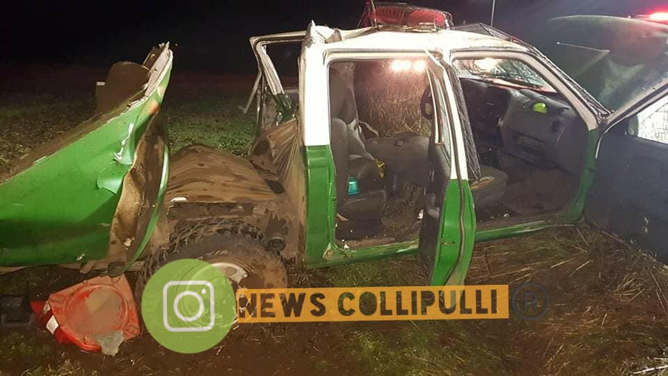 patriota_1972's tweet photo. Miren como quedó la Patrulla de Carabineros en Collipulli, eso no es noticia, no sale en los medios😡😡😡😡
Qué sería de nosotros sin Carabineros💪💪🇨🇱🇨🇱 https://t.co/eVSApZC3Zk