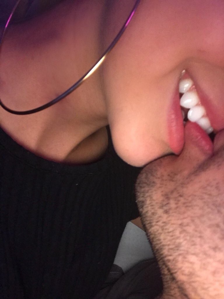 mepegasouseu's tweet photo. RT @Amor_Corrompido: Sexo é bom, mas viver um AMOR é foda demais ❤ https://t.co/lTdDp8o70R