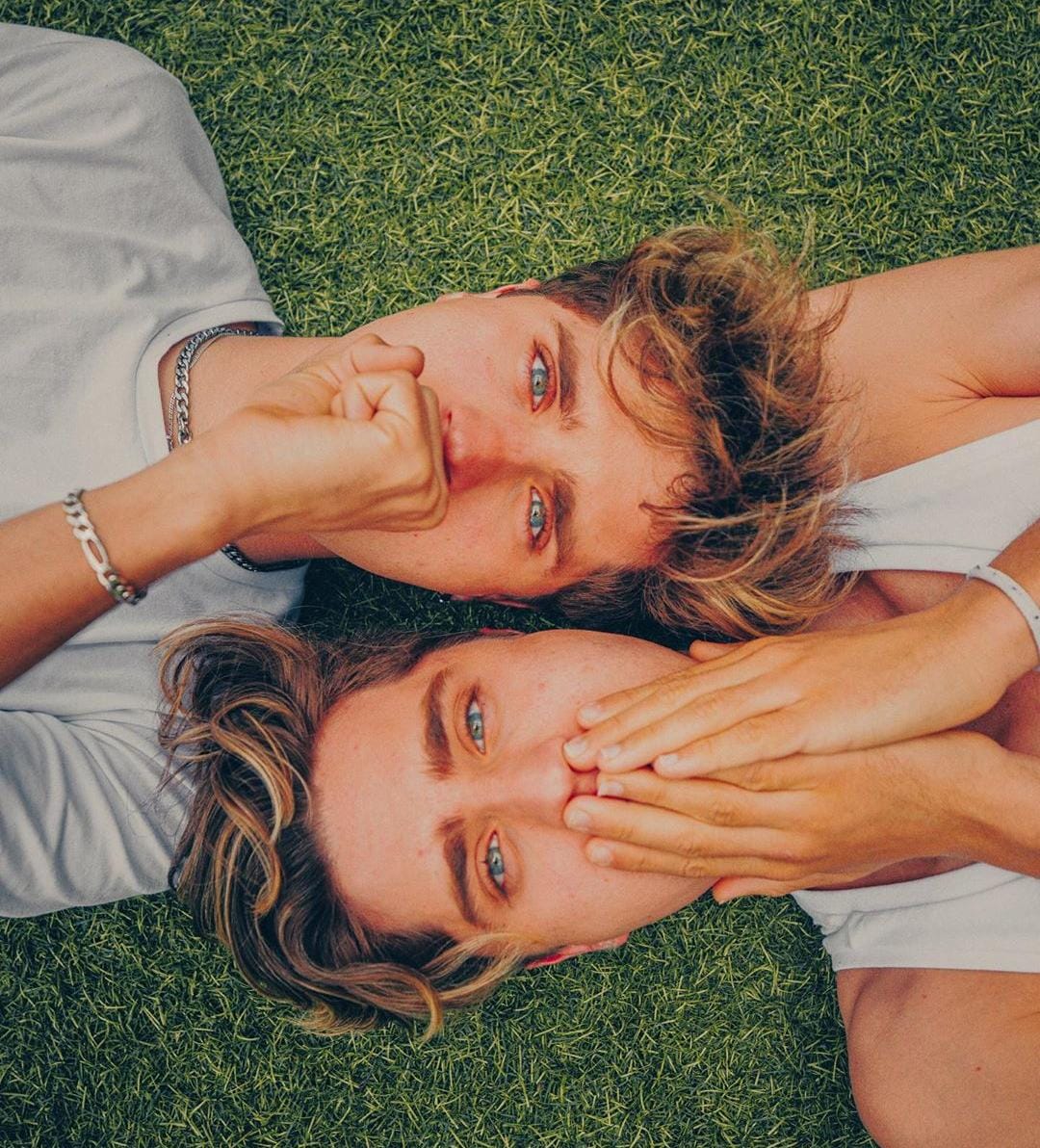 × Edgar A. Sanders ×

«Lᴀ ᴛɪᴇʀʀᴀ ᴛɪᴇɴᴇ ᴍᴜ́sɪᴄᴀ ᴘᴀʀᴀ ʟᴏs ϙᴜᴇ ᴇsᴄᴜᴄʜᴀɴ»

×× Estudiante de Ciencias Ambientales ××

××× Deportes extremos como pasatiempo ×××

ʟᵃ ᵒᵗʳᵃ ᵐⁱᵗᵃᵈ ᵠᵘᵉ ᶜᵒᵐᵖᵒⁿᵉ ᵘⁿ ᵗᵒᵈᵒ.