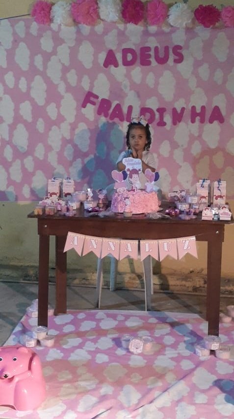 FabiolaGCorrea's tweet photo. Chá de desfralde da minha prin 👑
Agora ela ja é uma mocinha🥰 https://t.co/F3YTz9KFJi