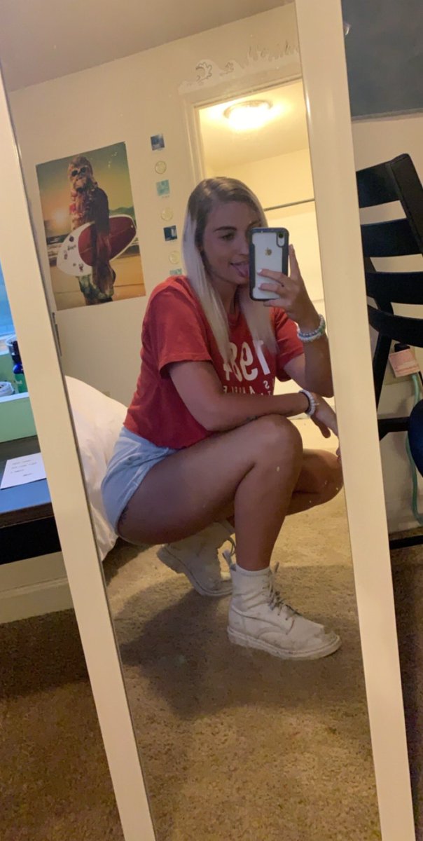 JordanStringfi1's tweet image. Loving myself 🤍🖤