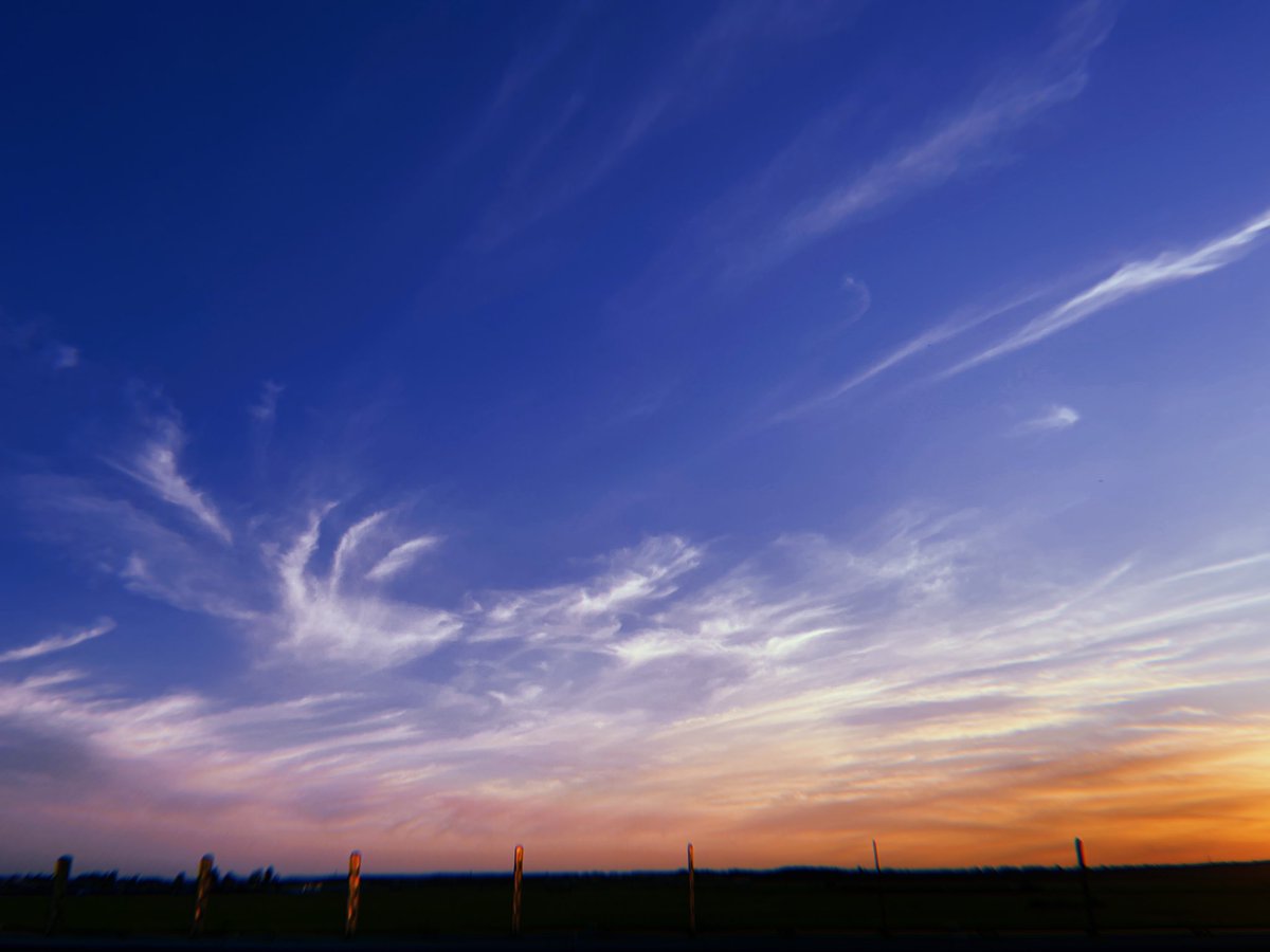 Ariel09281929's tweet photo. #ttskygallery #Tawan_V #TaytawanBDProject2020 #Taytawan29thbirthday
The sky is Blue 💙and I Love you💕
@Tawan_V https://t.co/ZtyyeHglWH