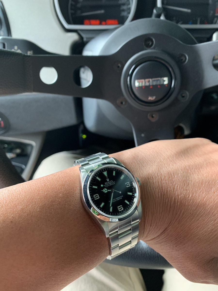 jxmengle's tweet photo. どよんと曇ってダルな感じの金曜日です😩
中古のBMWを仕上げたので、週末はドライブにでも行きたいところですが、天気がイマイチみたいですね。
本日のお伴はエクワンで😃 https://t.co/UheISTsed2