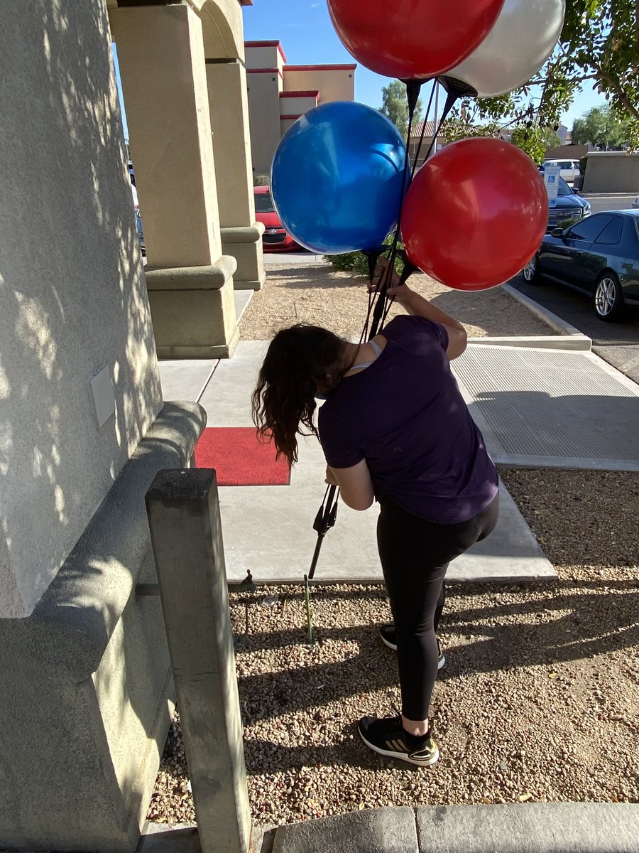 UrMechanic's tweet photo. Hard work. Period.
No formal summer school or sports 🏈 or science or Math 😣
No problem ✅
Live & breathe the small business life while celebrating hard work.
Proud of my little one for her incredible discipline #LifeIt #Schools https://t.co/tgCtScO0DI