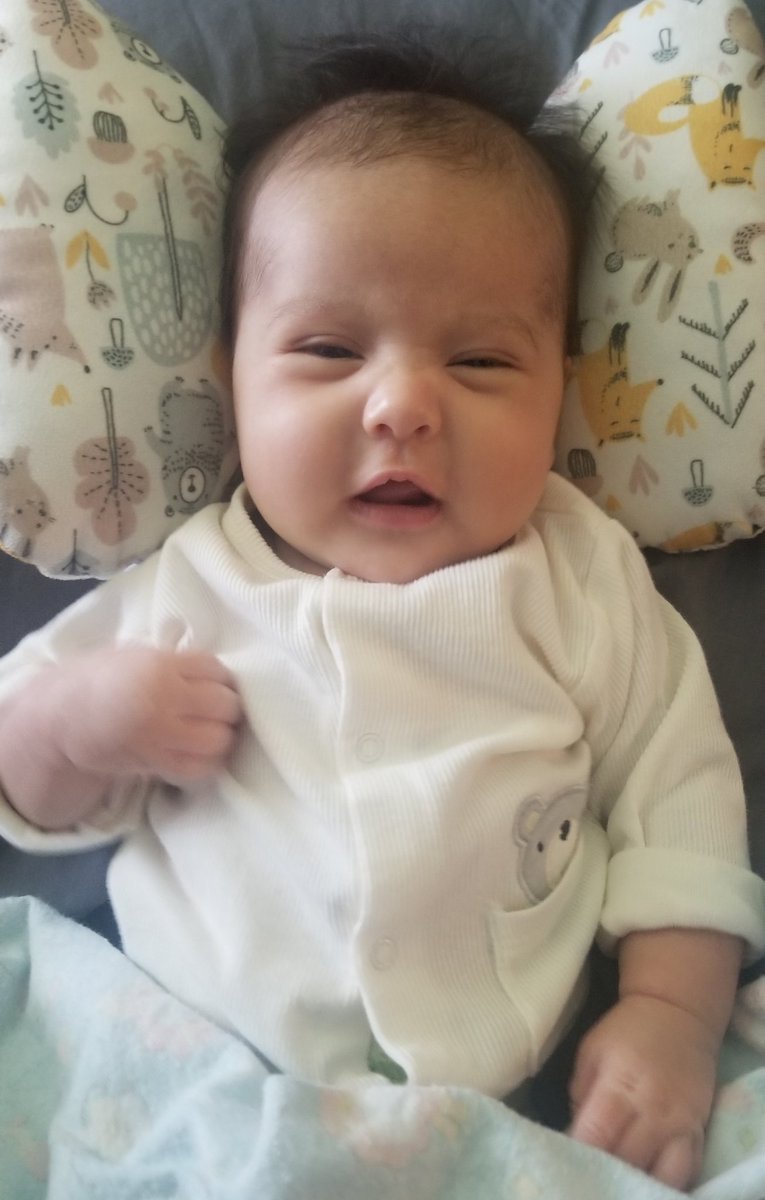 jazzieher4's tweet image. Came home from my doctors appointment to see my bf tired&amp;amp;frustrated, a naked baby on the bed, poop and pee on the sheets... bbs guilty face #thelifeofaparent 😂😂😂