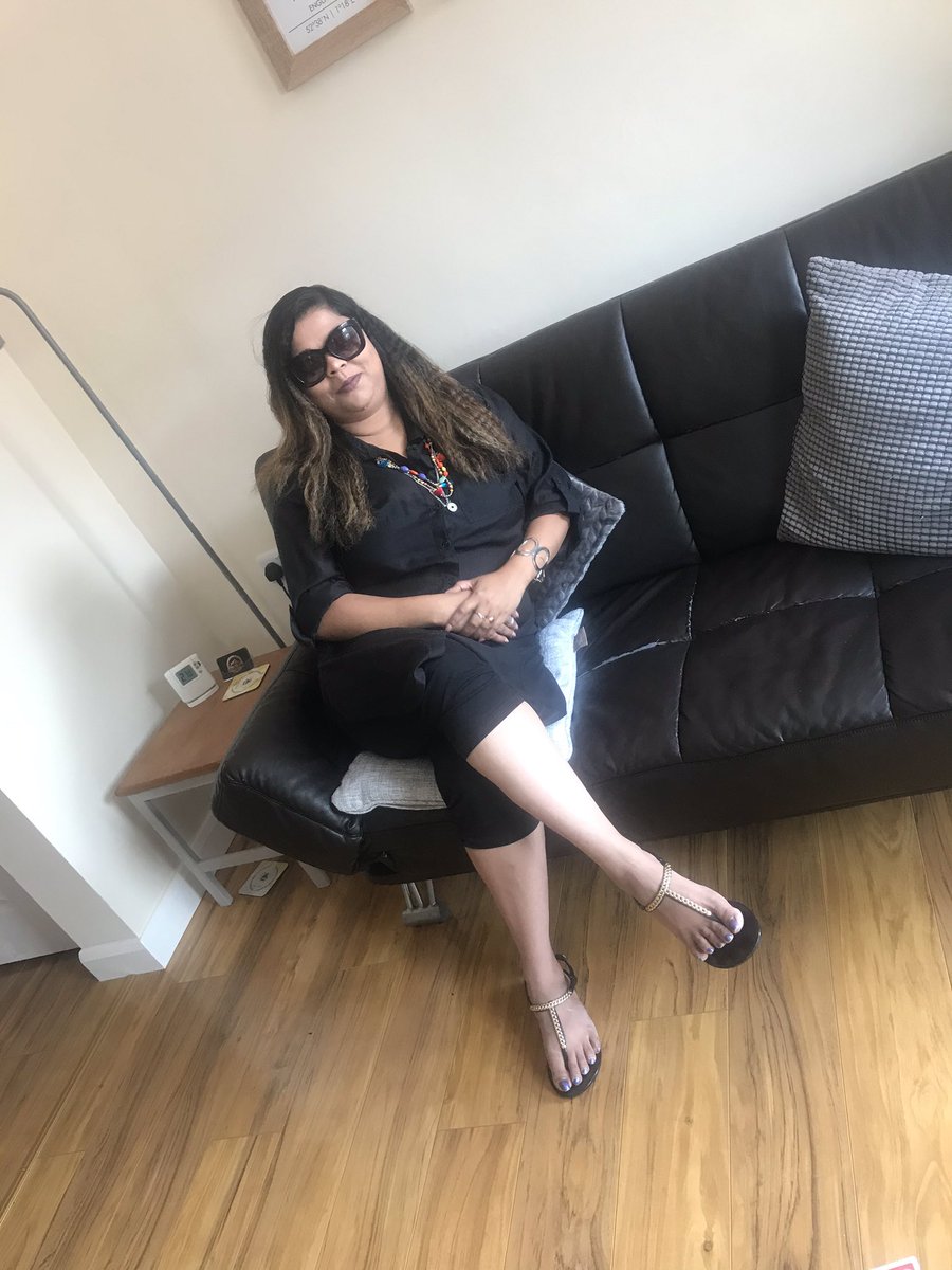 BasuDbasu31's tweet photo. Royalty should be in attitude not in any other way ..🖤 #England #beachhouse https://t.co/Q6Y9W06Df7