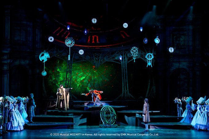 YooSuStorm's tweet photo. [Website + Fotos de EMK] Fotos del musical de Mozart con Kim Junsu interpretando al genio musical Amadeus Mozart 

#金俊秀 #XIA #COME_BACK_STAGE #뮤지컬 #MOZART #EMK #씨제스컬쳐 #일상 #한국영상연합 https://t.co/V6Q3zZmyrj