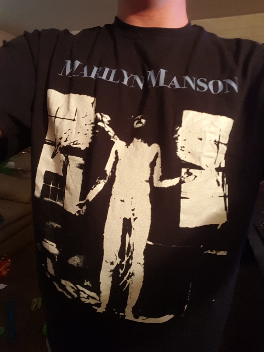 DJ__Sinn's tweet photo. anyone know where to report scamming ebay seller? tried to buy a vintage mm shirt, and definitely not vintage, shitty reprint. even forgot back graphics. I don't spend my money on something because I think its cool, I bought it because it is part of my history. @marilynmanson https://t.co/QJcSZ7zuqa