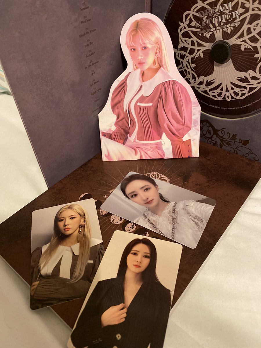 saeygi's tweet photo. i got this so quick like way quicker than i thought AND i pulled my bias + my brother’s bias AND i got a cute little thank you note to go with it all in all 10000/10 no complaints will definitely do another GO with them again 🥺🥺💜💜 #harusfb https://t.co/vNOJsPlqOR