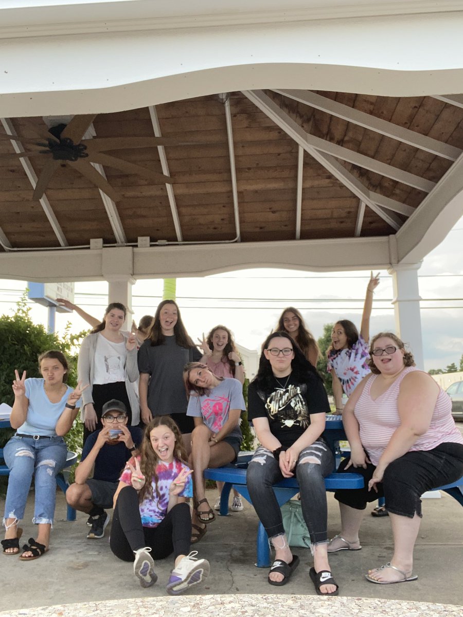 RDMSHS's tweet photo. Our directors had so much fun at Ritters today getting to know one another and brainstorming ideas for the upcoming year! #FTK https://t.co/ugUnjsNxJZ