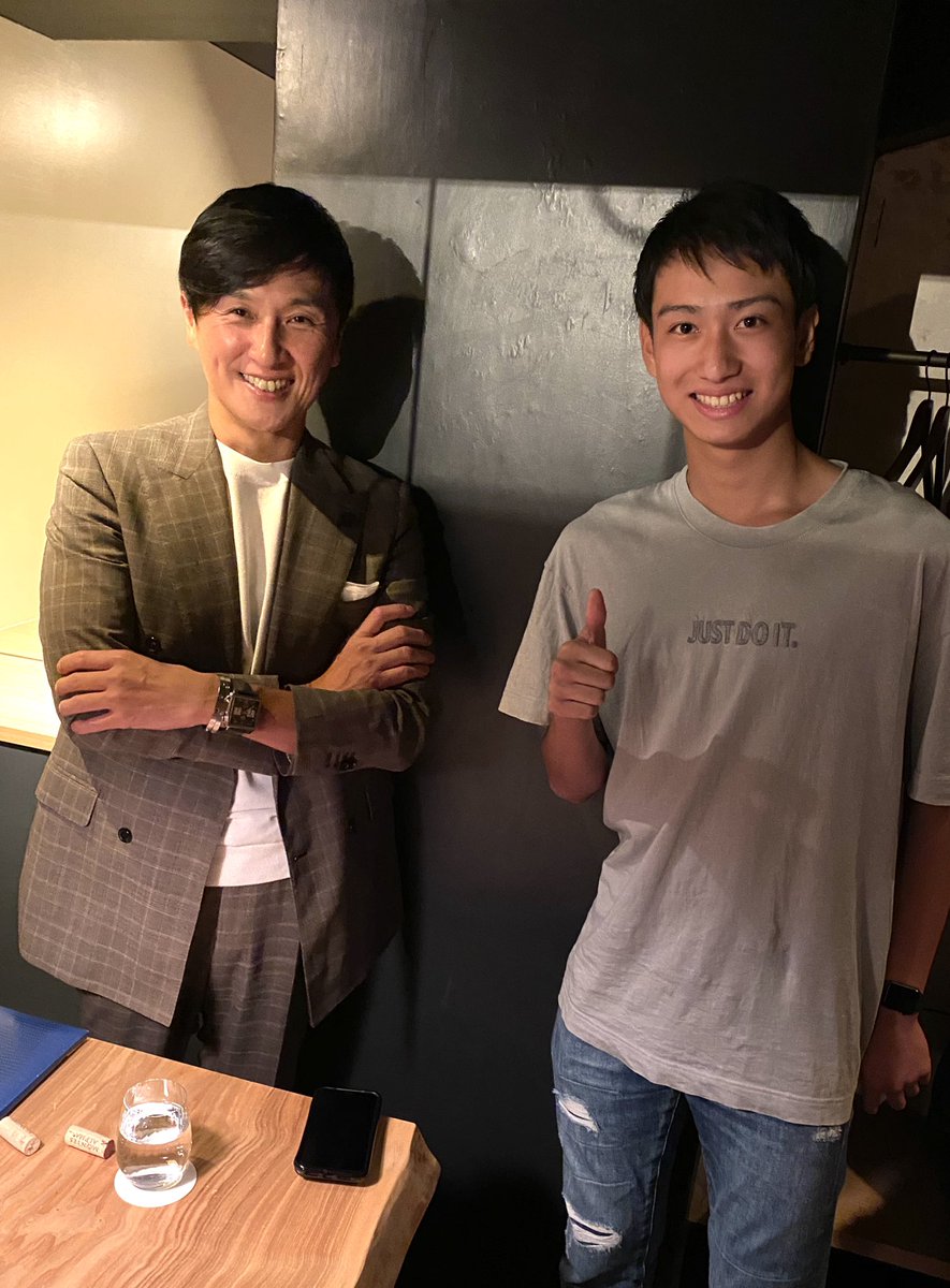 戸賀敬城 タグ ホイヤーの向井社長と 大友ちゃんと 秋冨 あきとみ ちゃんと 銀座の会員制の鉄板焼き屋さんでした ここがめちゃくちゃ旨かった まさかの サッカーの評論家の中西さん レアルの中井卓大選手もいた ピッピと撮ったよね