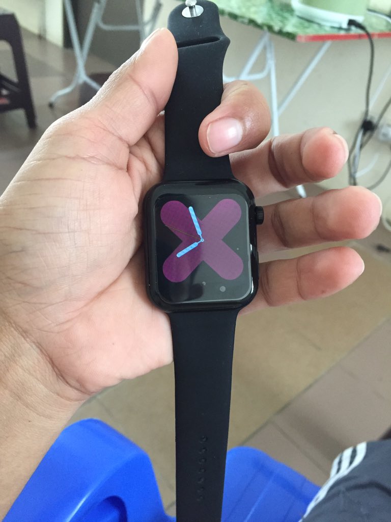 UnickboyO71's tweet photo. My new iwatch😘😘 https://t.co/8RMdJZFgNZ