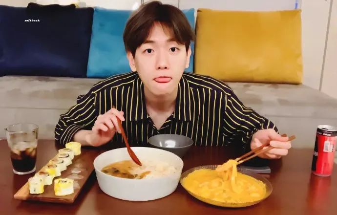 Blover_Hyun's tweet photo. 너아닌가?So cute!
@B_hundred_Hyun https://t.co/XTTShhlXUU