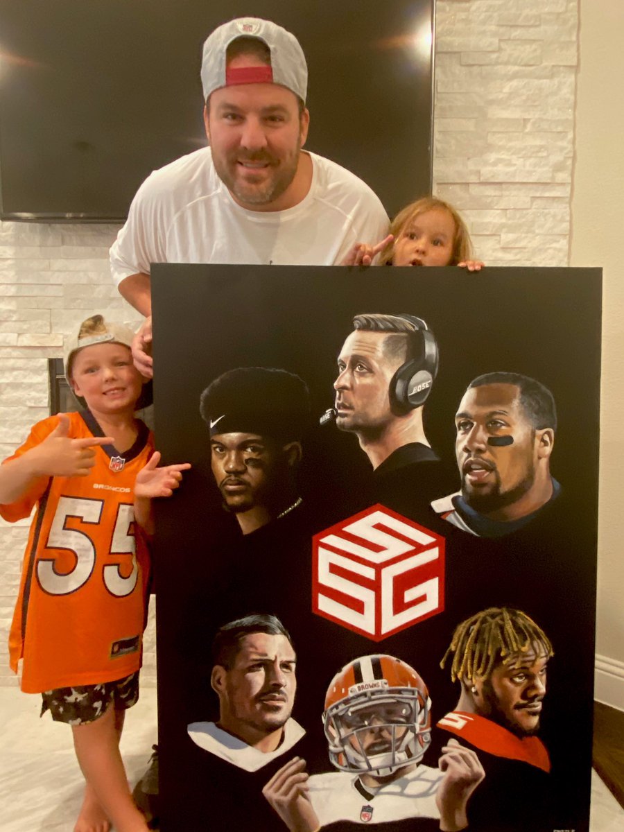 Huge thank you to artist Dave Grizzle for this RIDICULOUS acrylic painting 🎨🤯 of some of my brothers @K1 @astronaut @TheRealFrankC_ @JManziel2 @DannyAmendola @KliffKingsbury #1of1 #SSGfam davidgrizzleart.com