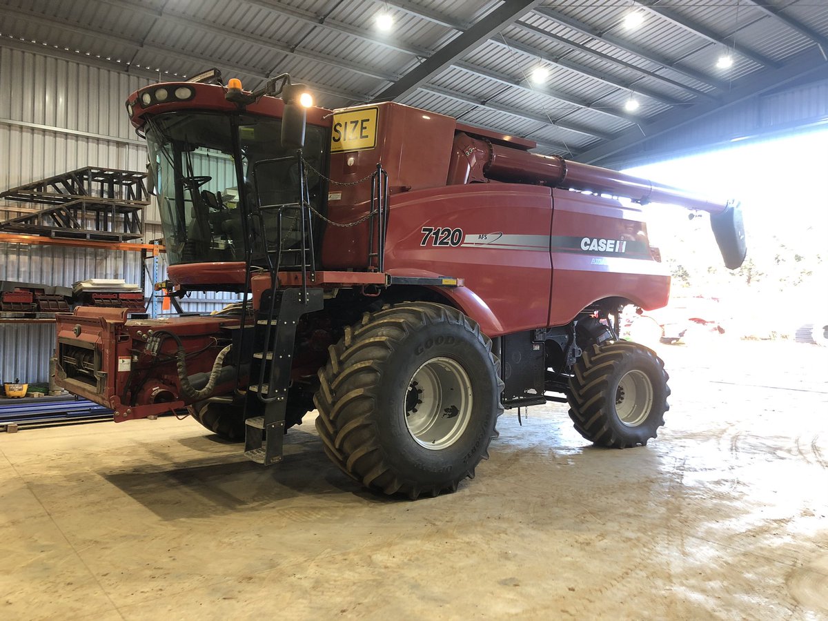 stephensharvest's tweet photo. Case Ih 7120 for sale. Comes with MacDon D65 front and heavy duty comb trailer ,auto steer ,2500 rotor hrs. Has had heaps done the last two pre seasons. Receipts to show Machine it neat as a pin.       $220k ONO ph 0438615051                  Retweets appreciated. https://t.co/7wAoyBFvst
