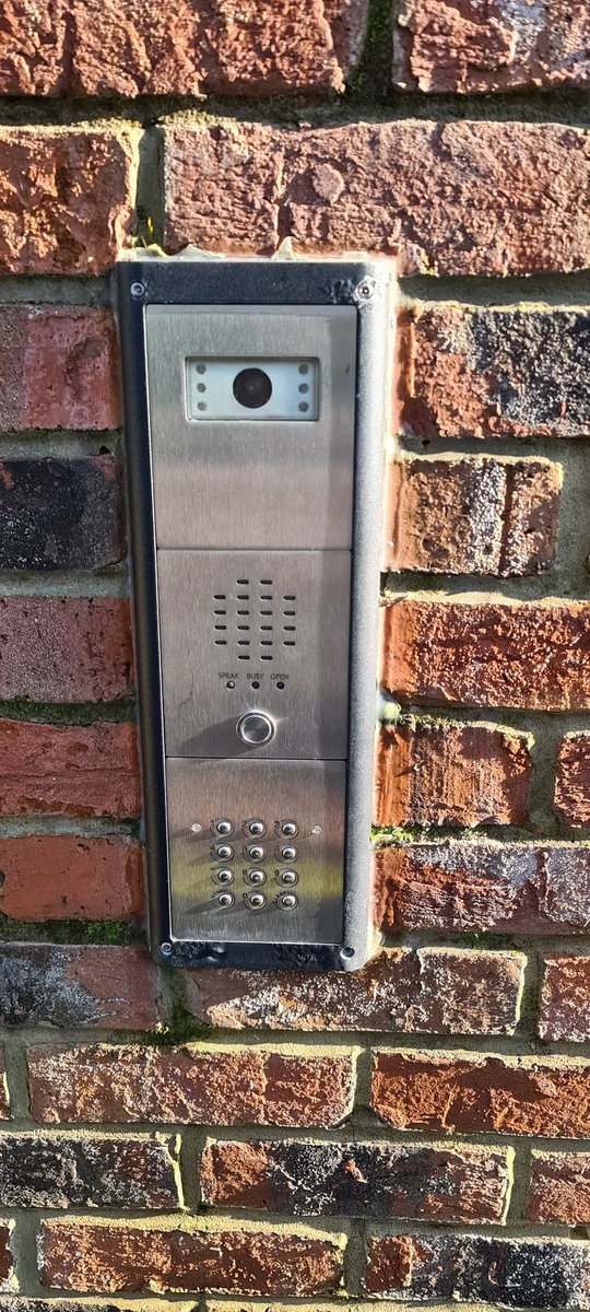 AffinitiveAV's tweet photo. Part of @Control4 take over and upgrade, Very happy customer especially with intercom anywhere functionality https://t.co/2ddk0pc6y1