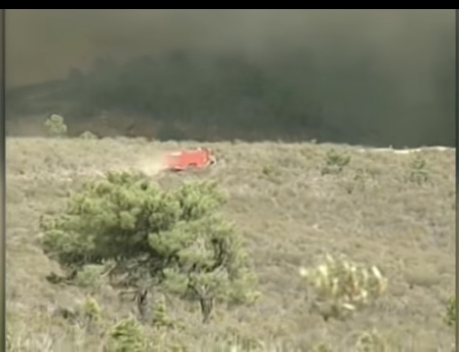 cazagra's tweet photo. Nunca se me olvidará la imagen de aquel camión de bomberos forestales que iba directo hacia aquel incendio,murieron todos,17 de julio del 2005,hoy hace 15 años,va por aquellos 11 valientes. https://t.co/bBRSHwVjnP