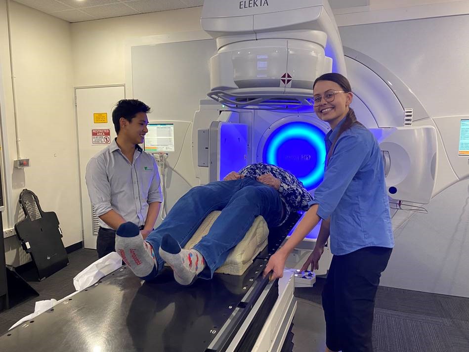 UniversitySA's tweet photo. #UniSA radiation therapy students continue their practical placements despite #COVID19, thanks to careful planning and a great professional development partnership with @Genesis_Care.  #UniSAunstoppable https://t.co/ggpxk7GK86
