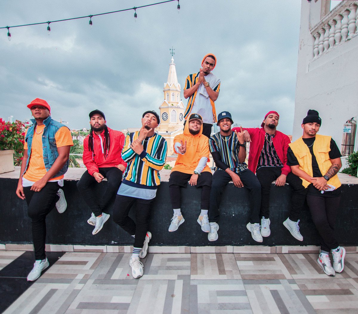 kamilorepresent's tweet photo. 🚨🚨🚨🚨🚨
Adivinen quienes se apuntaron para el concurso de #whoppachallange 

NECESITAREMOS MUCHO DE SU APOYO! 🙏🏼🙏🏼🙏🏼
PARA GANAR!!!! 🏆🥇
ESPEREN EL VIDEO SÉ QUE LES GUSTARÁ❤️ 
LO HICIMOS CON TODA LAS GANAS Y DEDICACIÓN ✊🏼
#WHOPPACHALLENGE 
@Tiniegram
@FARINAMUSIC
@sofiareyes https://t.co/dY0eEpRZOZ