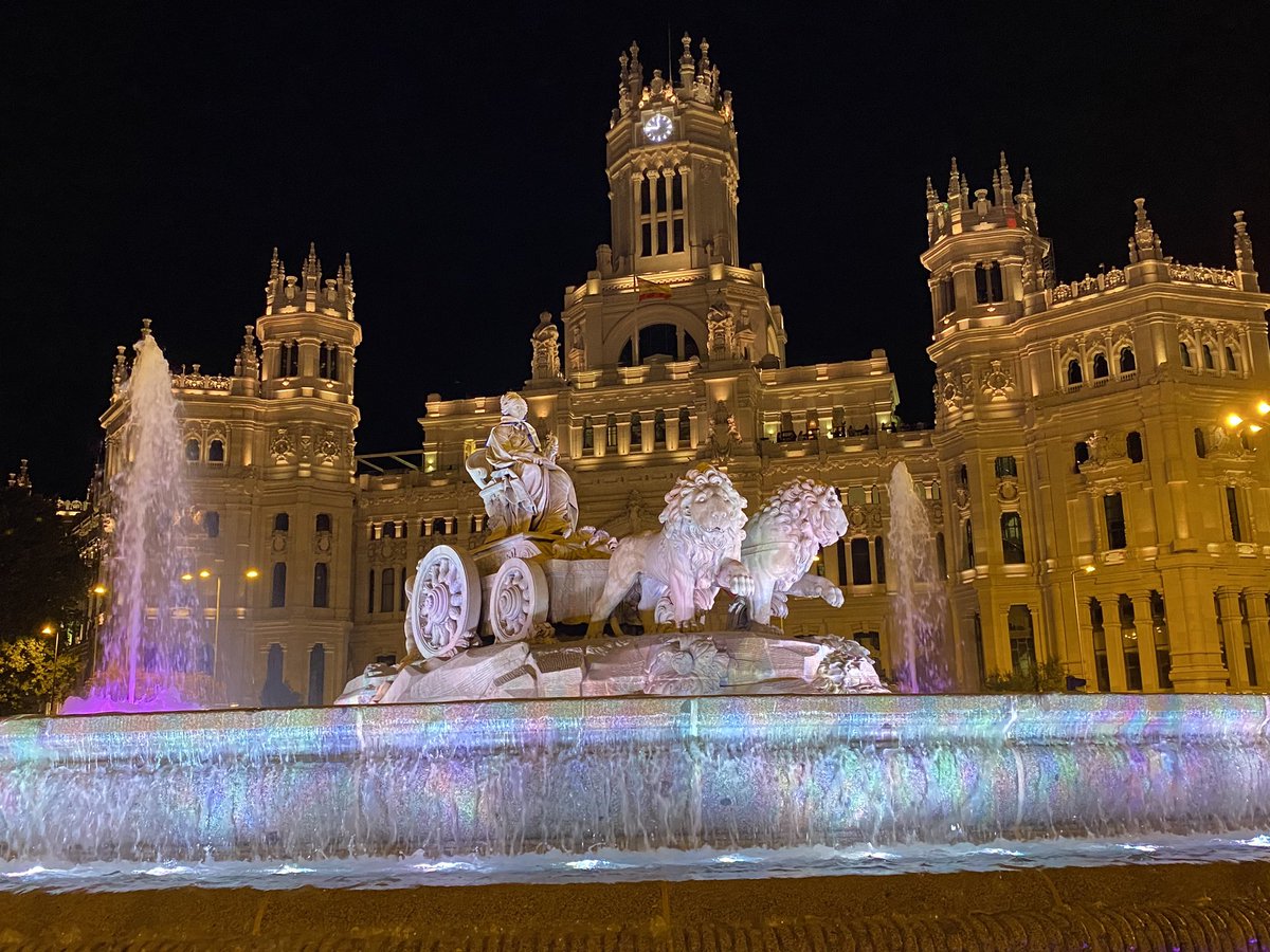 EmergenciasMad's tweet photo. Felicidades a toda la afición del @realmadrid por el título de #liga y por la responsabilidad que demostraron anoche evitando las aglomeraciones en #Cibeles. ¡Gracias! #coronavirus #COVID19 #Madrid https://t.co/5cfD5tMJa0