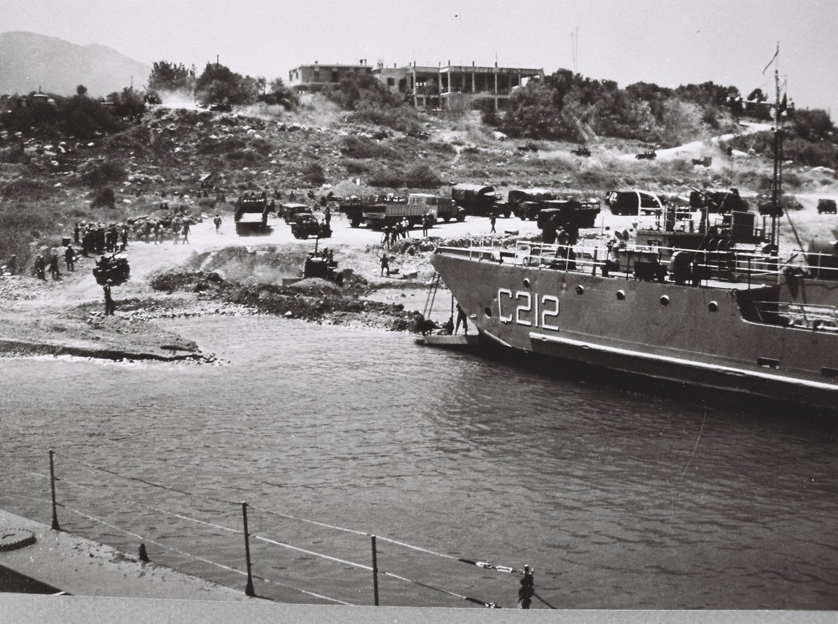 TTAarsiv's tweet photo. 1974 Kıbrıs Barış Harekâtı'ndan tarihi fotoğraflar. https://t.co/AuBnCYdB7S