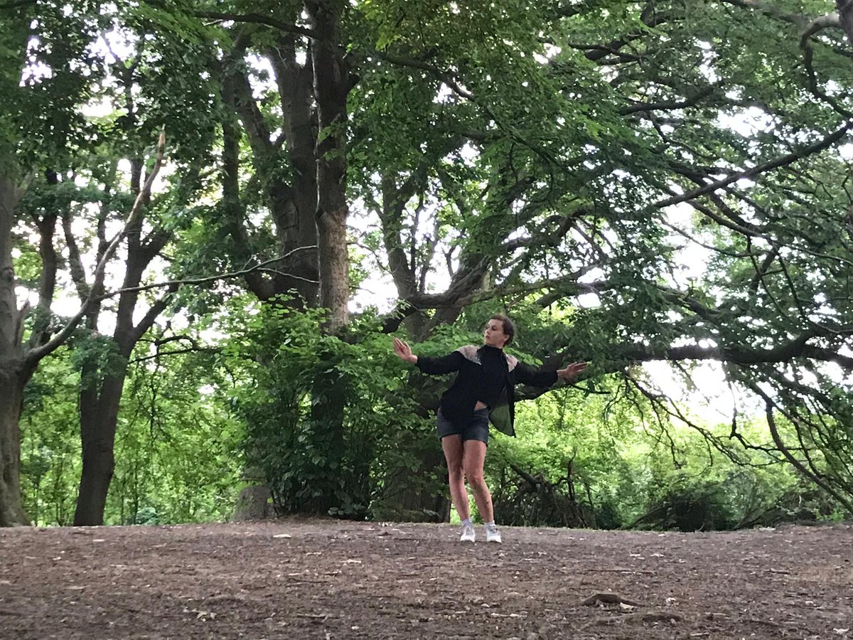 Every Tuesday eve at 8pm, I'm sharing a live dance performance at the foot of #parliamenthill on #HampsteadHeath, north side. 
I've now launched a network of female dancers dancing outdoors across the world. 
Join me
ensembledance.org/fault-lines-le…
<a href="/NewJournal/">Camden New Journal</a> <a href="/HamandHigh/">Ham&High</a> <a href="/CamdenReview/">Camden Review</a>