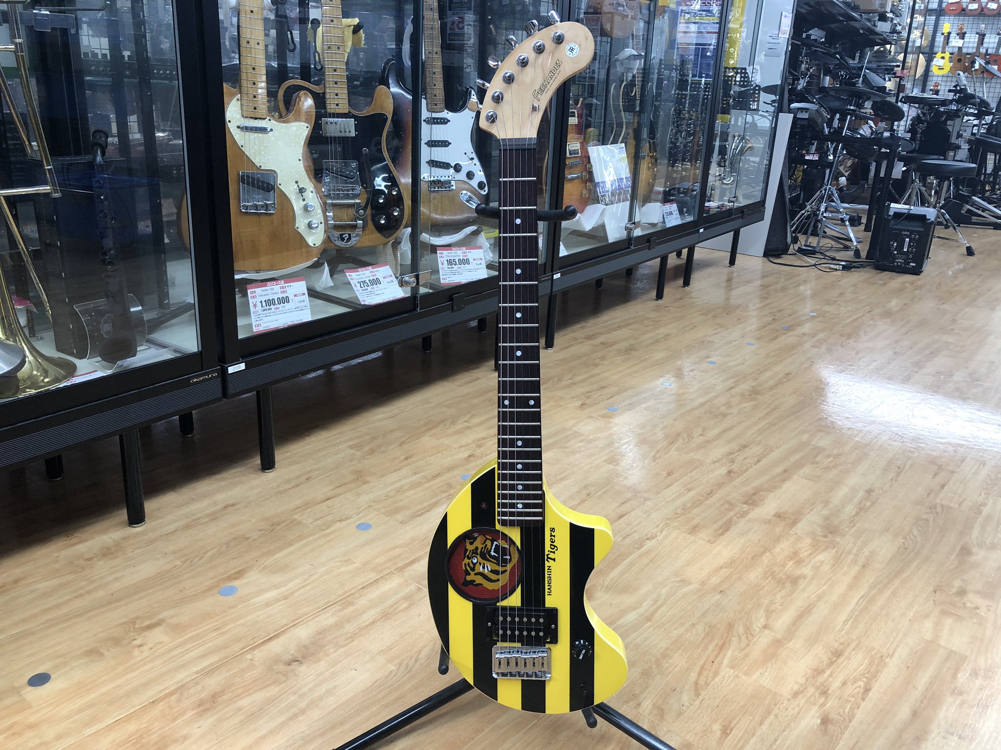 休日限定 zo-3 阪神タイガース公認 エレキギター - education.semel