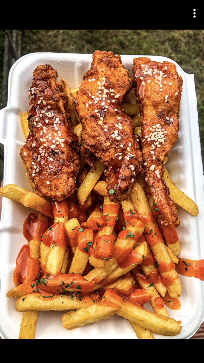 COOKNKING's tweet photo. Coventrys best STREETFOOD; here we have a take on the @kfc SPICY ZINGER BURGER with ice burg lettuce &amp; pepper mayo. Then we have a take on @McDonalds chicken selects, spicy chicken tenders in a sweet chilli glaze, seasoned fries with buffalo sauce. https://t.co/FGuGavnUkW