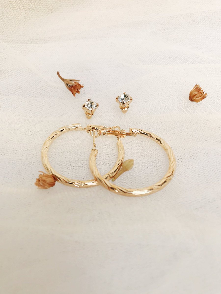 Mis_stuff's tweet photo. 2 Pairs earring
IDR 25.000
Material: Alloy
#antingkorea #antingmurah #anting #antingimport #aksesoris #aksesorismurah #aksesorisimport #aksesoriswanita https://t.co/By9oZvS0yQ