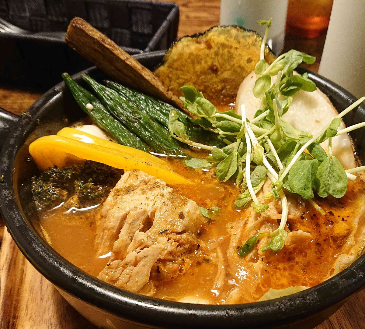 Klover_Kumie's tweet photo. スープカレー&キウイラッシー💕💕💕
ライスをSにしても満腹。というかスープカレーって野菜たっぷり取れて、具だけで満腹😋
#スープカレー #ベギラマ #BEGIRAMA #函館
#ごちそうさまでした https://t.co/BJ9r4YCttB