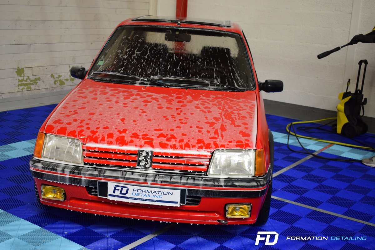 SPFFormation's tweet photo. Nettoyage intérieur et extérieur d'une #205 #GTI chez #formationdetailing
#detailingschool #peugeot #peugeot205 #peugeotsport #peugeot205gti #vintagecar #frenchcars https://t.co/9Hd9EpzPSC