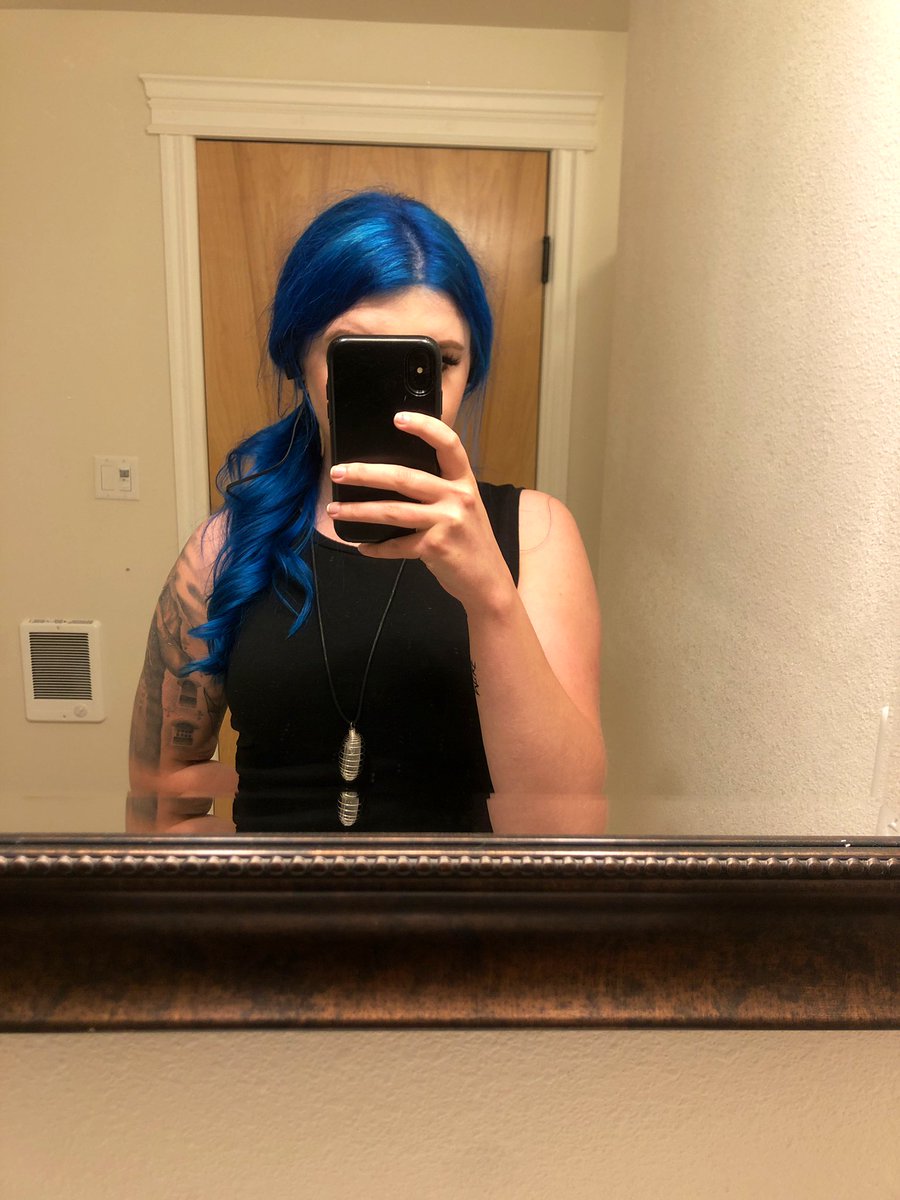 WatchGirlsPlay's tweet photo. At last! I am complete again! 💙 #bluemoo https://t.co/TqSla2hjYr