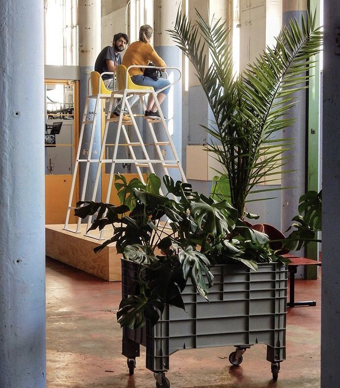 Meetings can be boring. However note the location and place (e.g. in the air) can create an inspirational new vibe!
.
.
#meet #meetings #flexdesk #digitalnomads #work #workplace #coworking #coworkers #flex #hethem #collaboration #creativity #inspiration #entrepreneur #girlbossnl