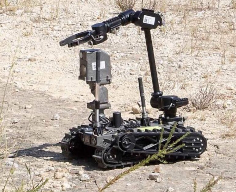 OrdnanceCSM's tweet photo. #VirtualBranching 

#TeamOrdnance: Army’s pit crew for robots...and of course the #Team that operates them #EOD

#TeamOrdnance=Happy Army Robots   

@ArmyROTC @TRADOC @SCoE_CASCOM @USAODCorps @ChiefofOrdnance @59thOrdnanceBDE @73dODBN @832dODBN https://t.co/6jktLPvVhS