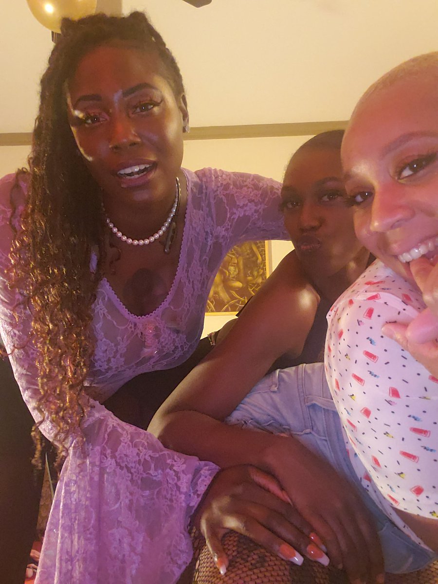 goddessfreeya's tweet photo. Happy Birthday to me🥳🥳!!!!!
Lingerie Birthday Party was LIT🥰.
Thank you'll for attending in person and virtually to help me celebrate...going to do another one soon🤗 https://t.co/K6DI17FI0q