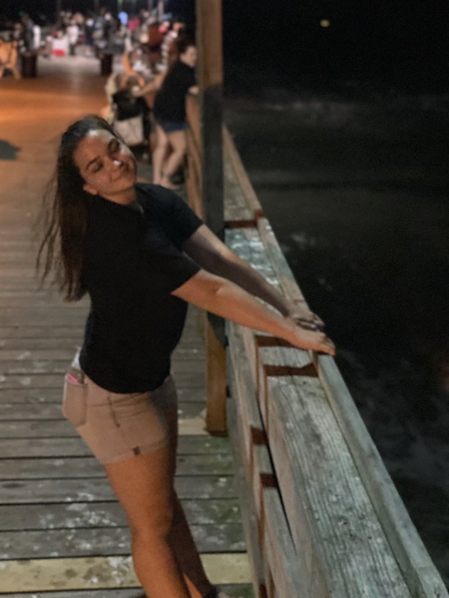_KatyJean_'s tweet photo. Low quality, but life is pretty great at the moment https://t.co/GylR9nSE6x
