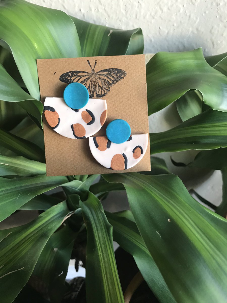 mattieadamss's tweet photo. Hey everybody! Go follow my new business page! All things polymer clay jewelry and accessories! @ButterflyBCo_ 💕🐆🦋 https://t.co/eXZG1QzHqf