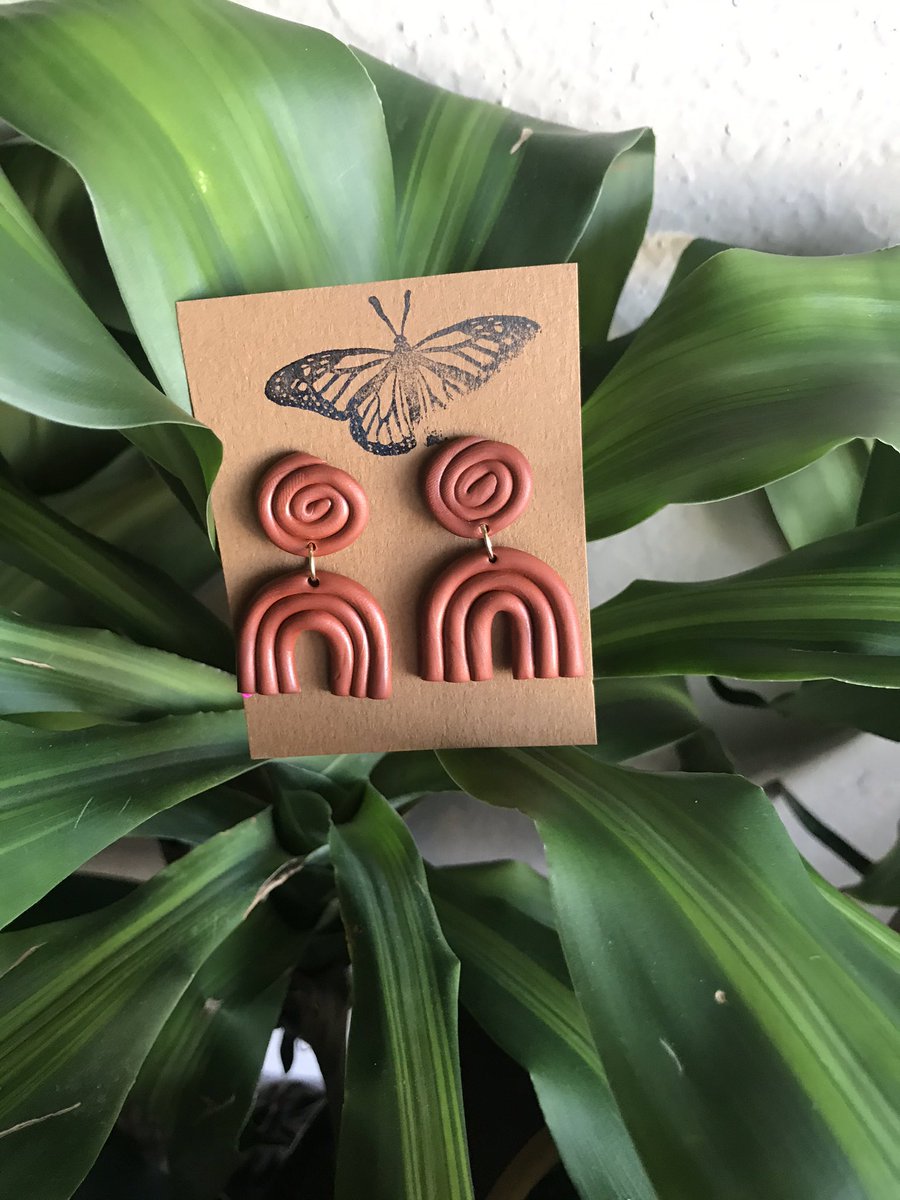 mattieadamss's tweet photo. Hey everybody! Go follow my new business page! All things polymer clay jewelry and accessories! @ButterflyBCo_ 💕🐆🦋 https://t.co/eXZG1QzHqf