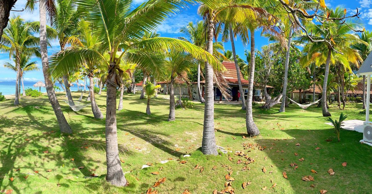 treasure_fiji's tweet photo. Dreaming of sunshine, warm and relaxing atmosphere on island time....this is your perfect island to have it all... https://t.co/kDAlzu3nKg
