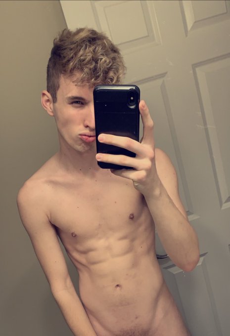 Momma always told me I was gonna be a heartbreaker but I don&rsquo;t think she anticipated just how many hearts<a href="/tag/cookiemonsterrrrr"class="tags"><span>#cookiemonsterrrrr</span></a>